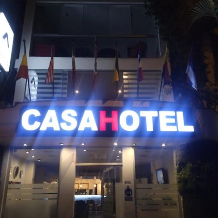 Casahotel Jockey Plaza Mall Lima Bagian luar foto